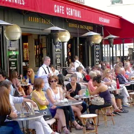 Chablis 27 Avenue De La Bourdonnais 75007 *