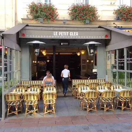 27 Avenue De La Bourdonnais 75007 Chablis