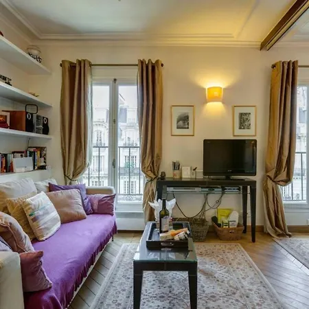 Apartment 27 Avenue De La Bourdonnais 75007 Chablis