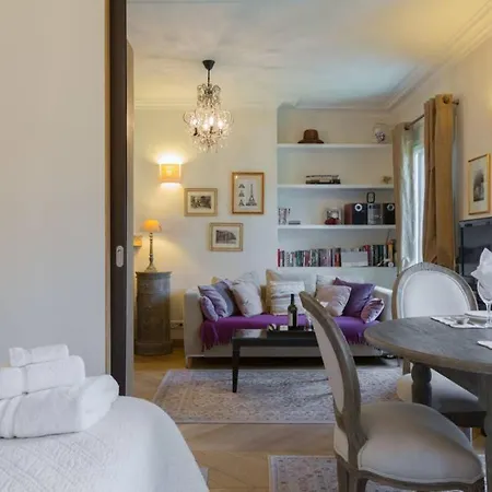 Apartment 27 Avenue De La Bourdonnais 75007 Chablis