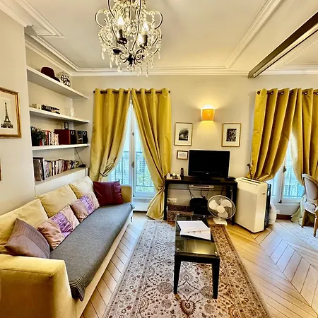 Apartment 27 Avenue De La Bourdonnais 75007 Chablis *