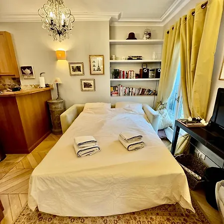 Chablis 27 Avenue De La Bourdonnais 75007 * 파리