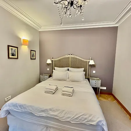 27 Avenue De La Bourdonnais 75007 Chablis Apartment