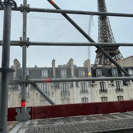 27 Avenue De La Bourdonnais 75007 Chablis * Paris