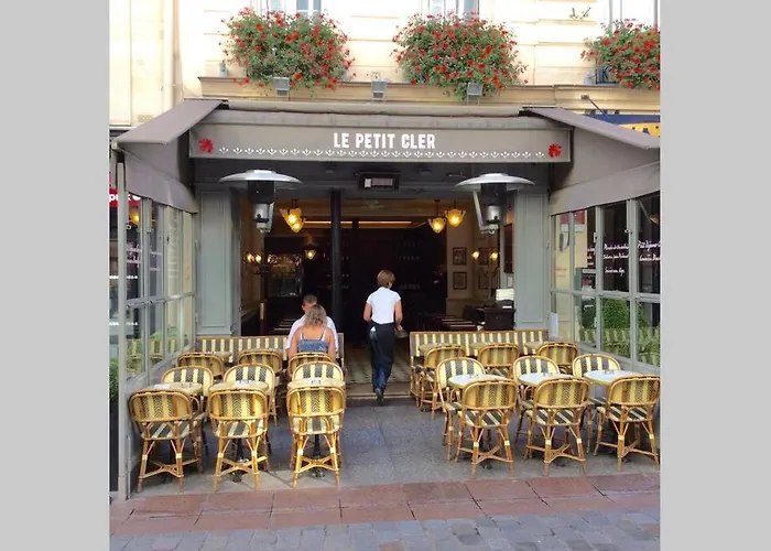 27 Avenue De La Bourdonnais 75007 Chablis