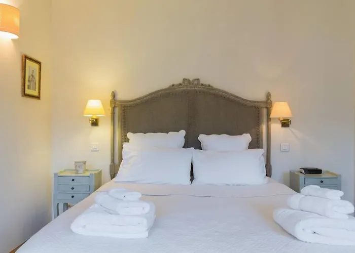 27 Avenue De La Bourdonnais 75007 Chablis * Paris