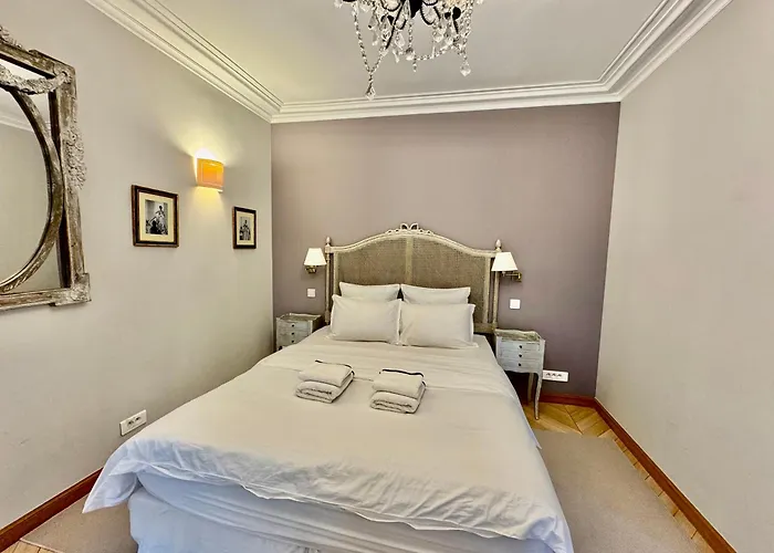 27 Avenue De La Bourdonnais 75007 Chablis Appartement