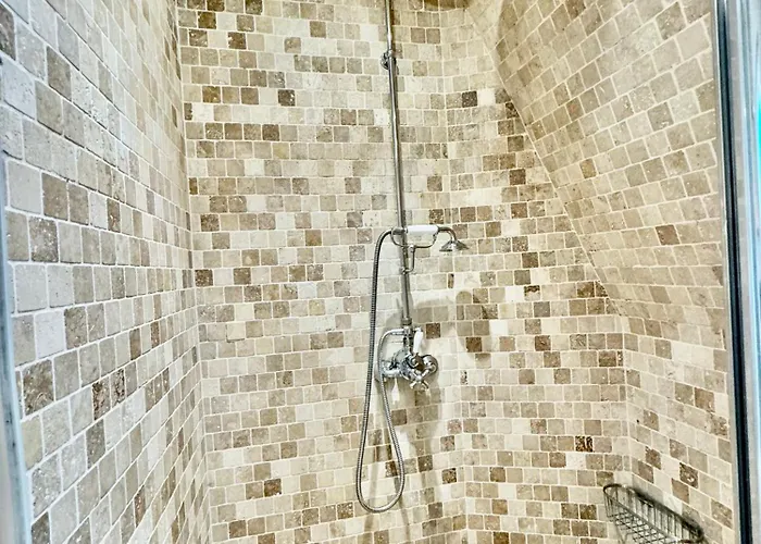 27 Avenue De La Bourdonnais 75007 Chablis Appartement *