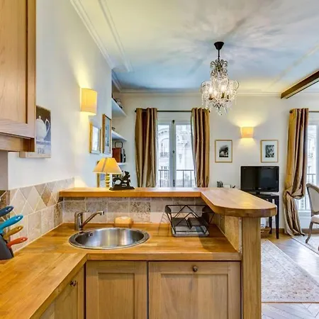 27 Avenue De La Bourdonnais 75007 Chablis * パリ
