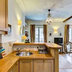 Chablis 27 Avenue De La Bourdonnais 75007 * 파리