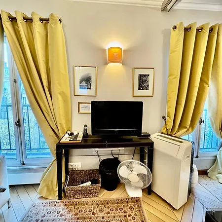 Chablis 27 Avenue De La Bourdonnais 75007 פריז