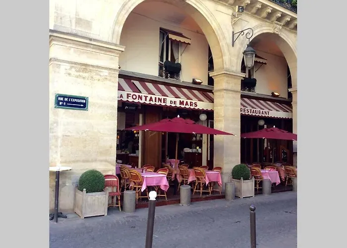 Chablis 27 Avenue De La Bourdonnais 75007 פריז