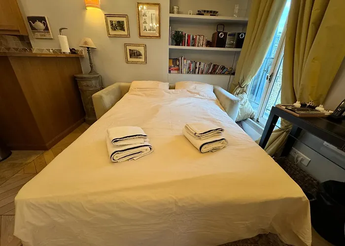 Chablis 27 Avenue De La Bourdonnais 75007 פריז