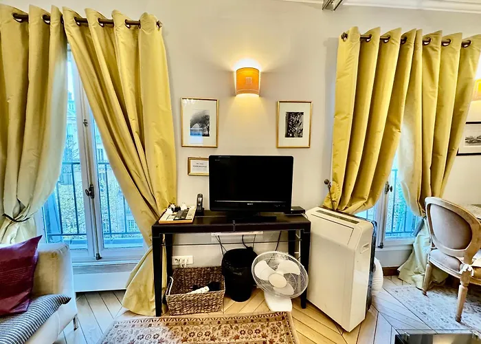 Chablis 27 Avenue De La Bourdonnais 75007 פריז